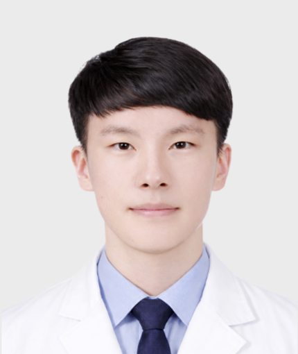 홈페이지-원장님-사진-027.png