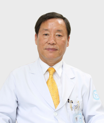 홈페이지-원장님-사진-032.png
