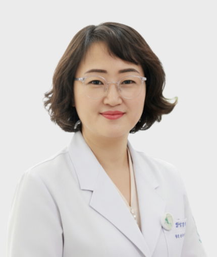 홈페이지-원장님-사진-017 (1).png