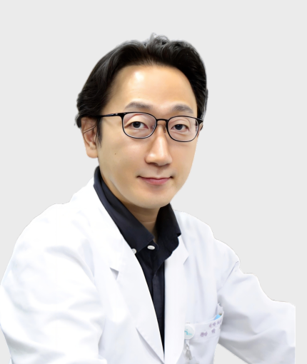 홈페이지-원장님-사진-023.png