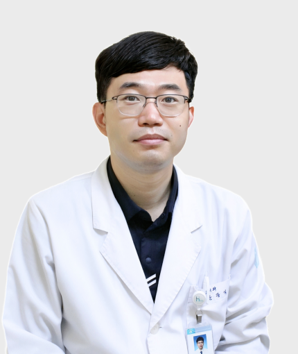 홈페이지-원장님-사진-010 (2).png