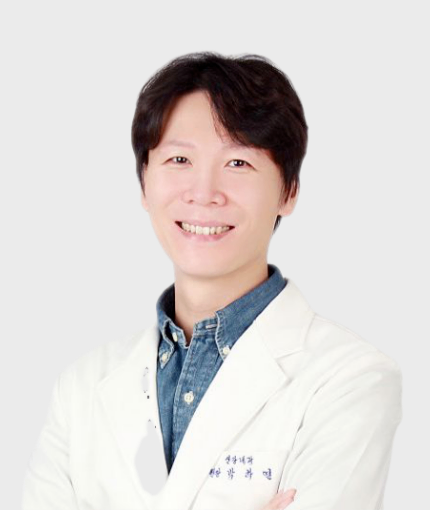 홈페이지-원장님-사진-005.png